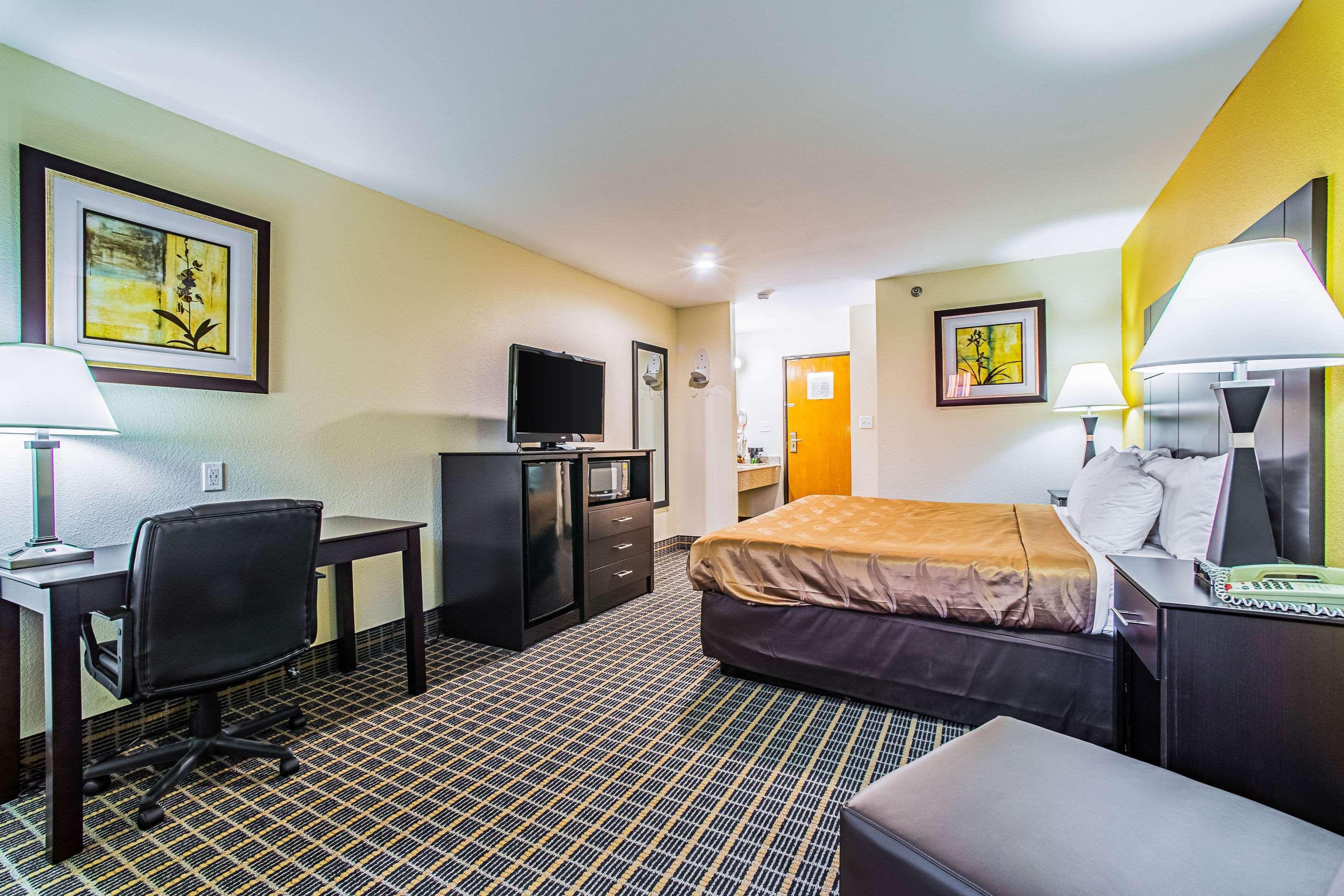 Quality Inn Carbondale University Area Exterior photo