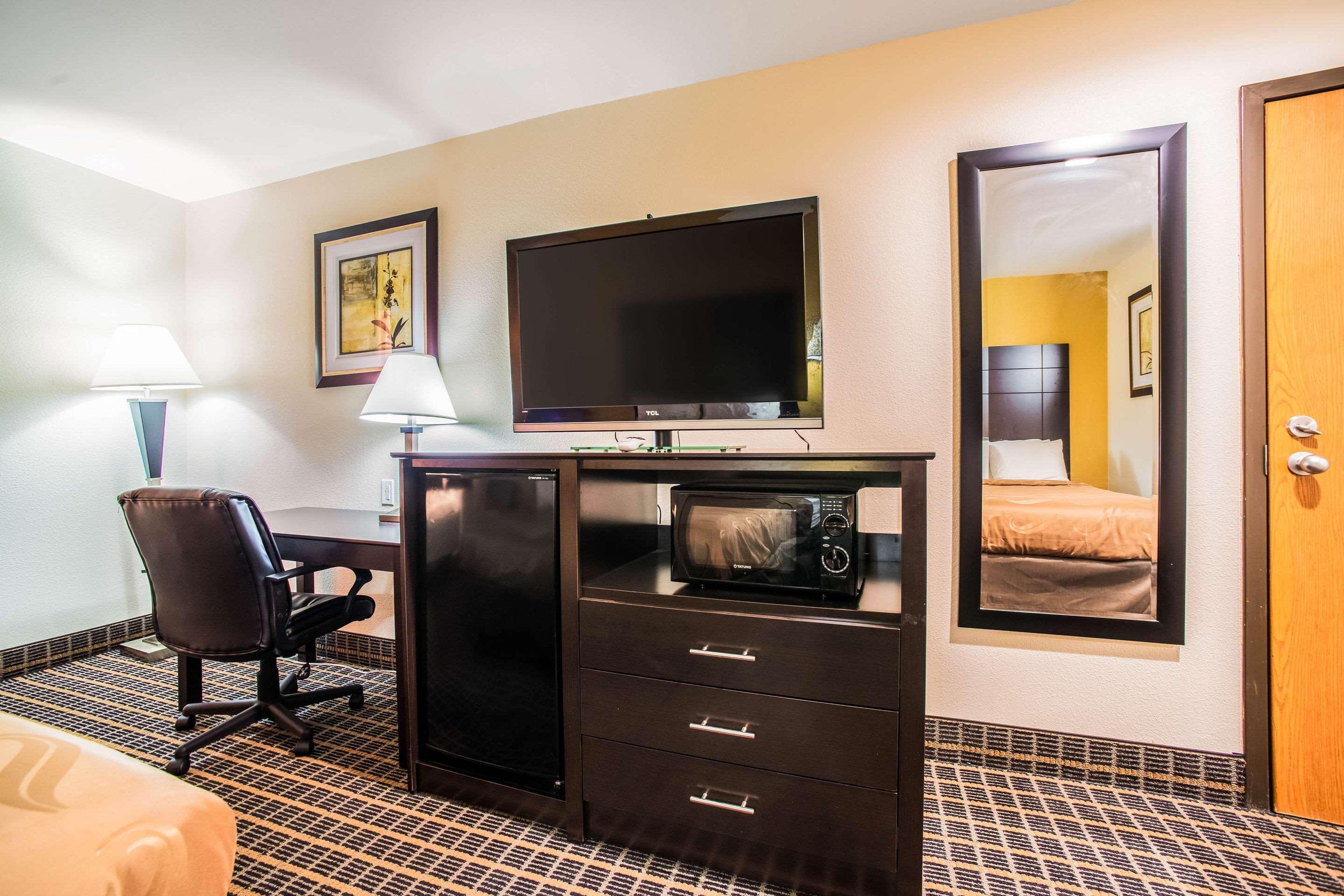 Quality Inn Carbondale University Area Exterior photo