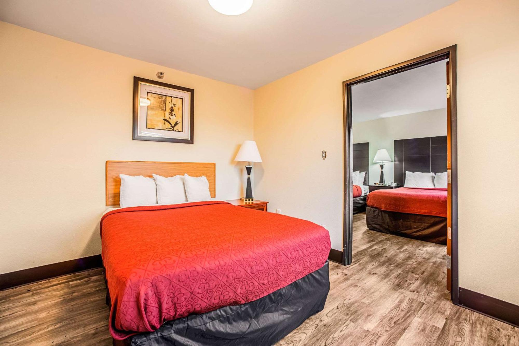 Quality Inn Carbondale University Area Exterior photo
