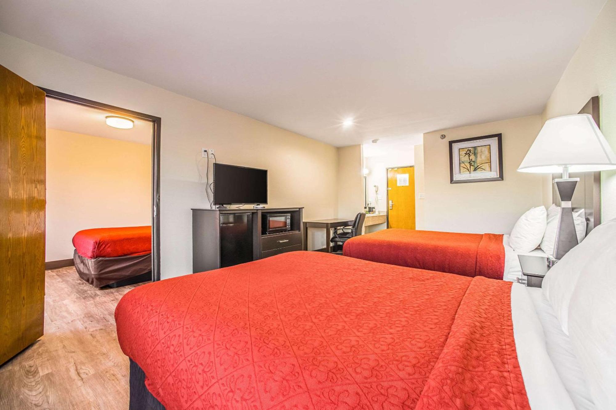 Quality Inn Carbondale University Area Exterior photo
