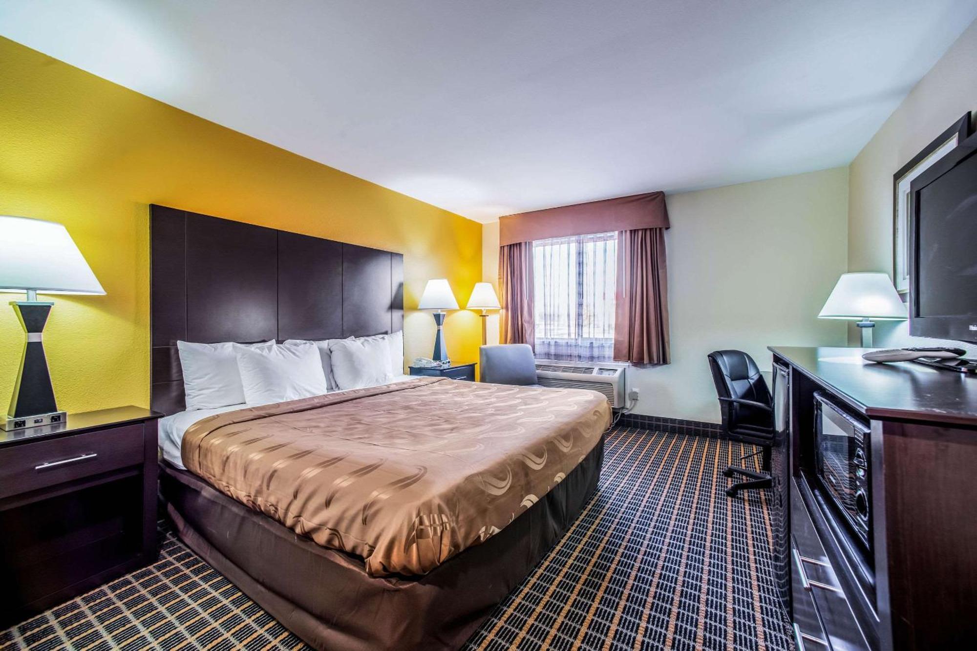 Quality Inn Carbondale University Area Exterior photo