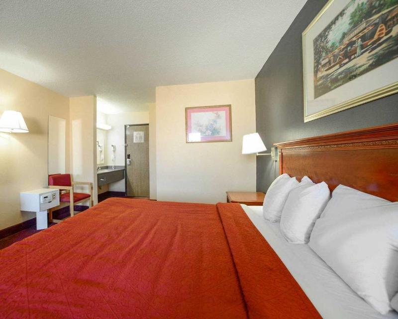 Quality Inn Carbondale University Area Exterior photo